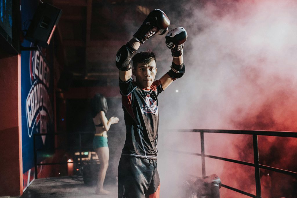 Où regarder des combats de muay thaï en France : guide complet